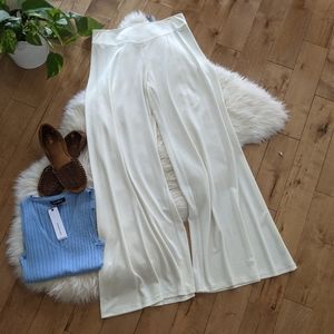 DREW - NWT Off-white Wide Leg Pants